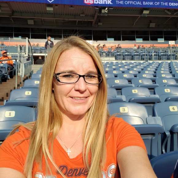 Meet your Posher, Leaann - Picture 2 of 2